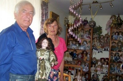 Franc in Irena ter njuna zbirka porcelanastih punčk