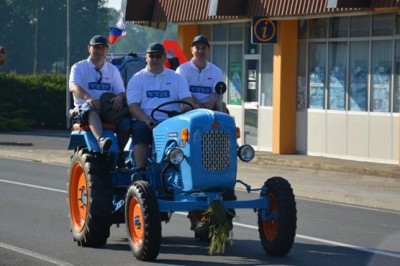 S traktorjem iz Prekmurja v Posočje