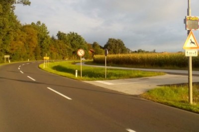 Ali je smiselno, da je tabla postavljena na izhodu iz kraja?