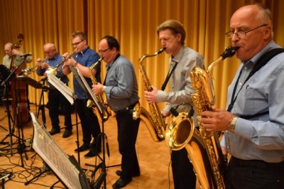 Jazz, swing in latino glasba Take Nine Orchestra