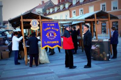 S svojo stojnico je na Božičnem bazarju sodeloval tudi Lions klub Ljutomer