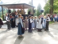 Lutkarjem sledijo mladi folkloristi