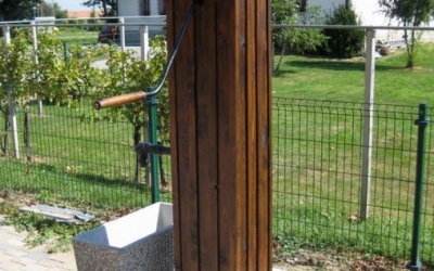 Obnovljen vodnjak pri cerkvi Marijinega rojstva na Tišini