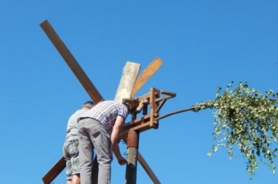 Postavljanje klopotca na kmetiji Fleisinger