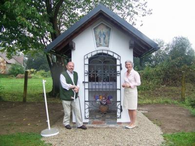 Zakonca Mladen in Silvija Vargazon sta v Pristavi postavila novo kapelico