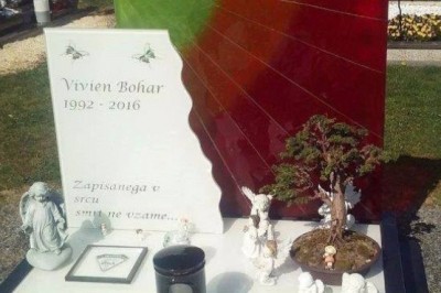 Bonsai na grobu, foto: Slavko Bohar