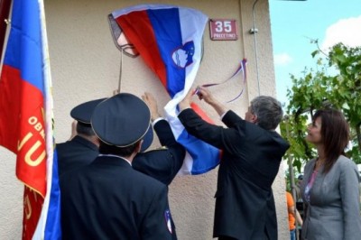 Odkritje spominske plošče hraniteljem orožja v Precetincih