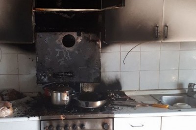 Požar je zajel napo in kuhinjske elemente, foto: PGD Tržec