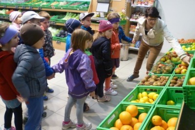 Otroci obiskali supermarket Mercator Ljutomer