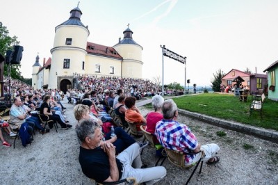 Komedija Poštar Jakec