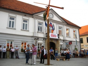 Postavljanje klopotca v Ljutomeru