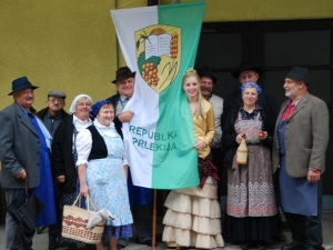 Künštni Prleki z vinsko kraljico Slovenije