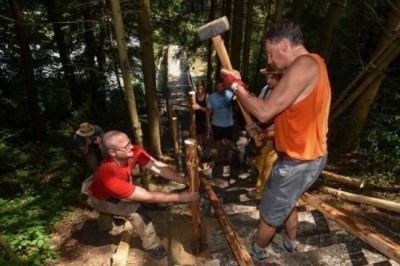 Borut Pahor je pomagal ob Bukovniškem jezeru