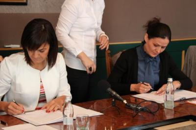 Podpis pogodbe za preplastitev odseka ceste Sitarovci - Precetinci