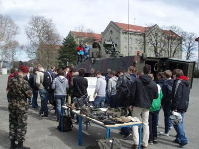 V letu 2014 bo na seznanitve povabljenih 2137 fantov rojenih leta 1996