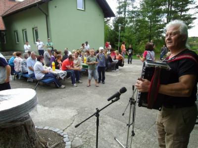 Zabava ob zvokih harmonike