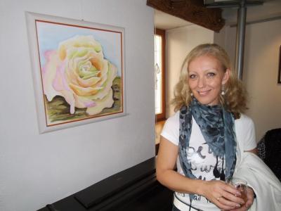 Liljana Cafnik ob svoji sliki