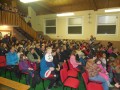 Številno občinstvo v dvorani na Pertoči
