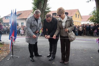 Slavnostni prerez traku