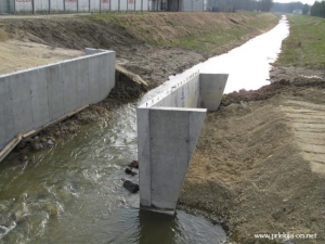 Gradnja začasnega mostu