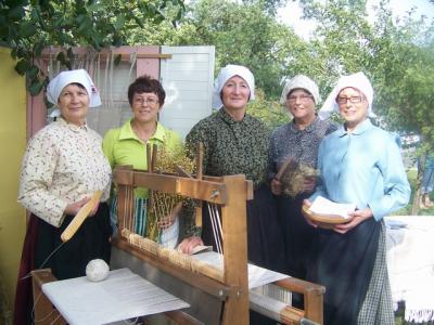 Članice društva kmečkih žena Ormož še vedno ohranjajo in negujejo tradicijo pridelovanja lanu