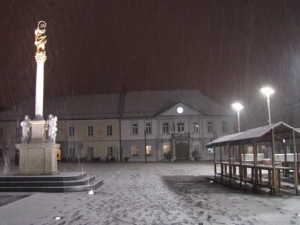 Zasneženi Glavni trg v Ljutomeru