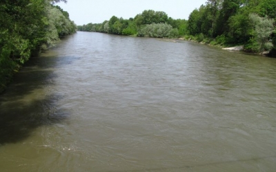 Na reki Muri se je v predelu hrvaškega Medžimurja prevrnil čoln s sedmimi Slovenci