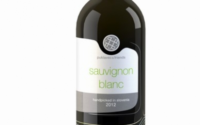 Vino Sauvignon Blanc blagovne znamke puklavec & friends