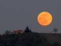 Vzhajajoča Luna