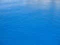 Morje je turkizno modro