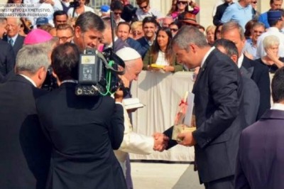 Papež Frančišek in Dejan Židan, foto: Ministrstvo za kmetijstvo, gozdarstvo in prehrano