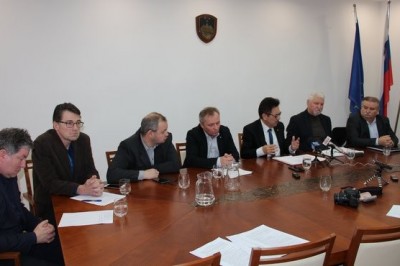 Novinarska konferenca sedmih županov