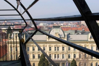 Pogled iz zvonika na Univerzo MB