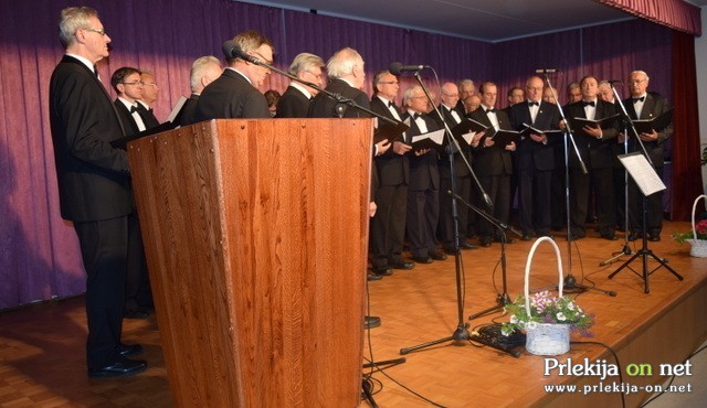 Moški pevski zbor Slava Klavora iz Maribora