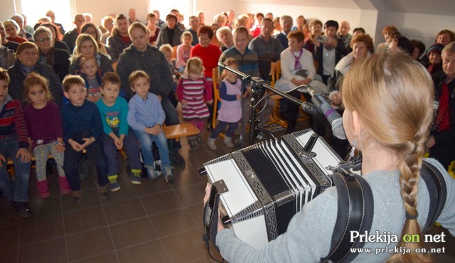 Za kmečko pečjo Za kmečko pečjo