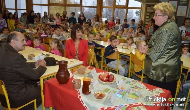 Tradicionalni slovenski zajtrk v šoli Mala Nedelja
