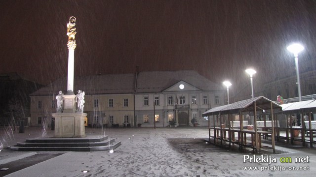 Zasneženi Glavni trg v Ljutomeru