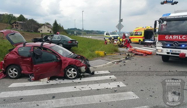 Prometna nesreča med Pernico in Lenartom, foto: Gasilska brigada Maribor