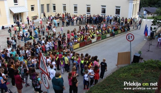 Proslava na OŠ Ivana Cankarja Proslava na OŠ Ivana Cankarja
