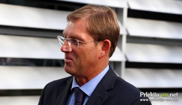 Miro Cerar je v Lendavi pojasnil, da bo uveden začasen nadzor na meji z Madžarsko