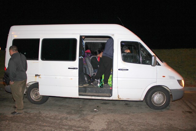 V kombiju se je prevažalo 28 potnikov V kombiju se je prevažalo 28 potnikov