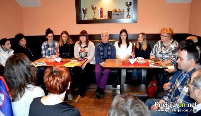 Branje poezije ob kulturnem prazniku Branje poezije ob kulturnem prazniku