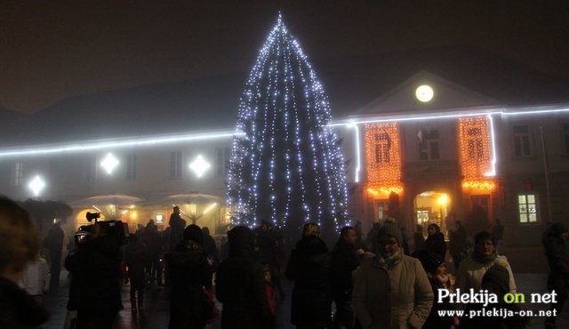 Prižig lučk in odprtje drsališča