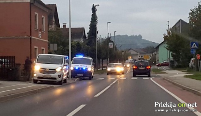 V Ljutomeru je kolesarka padla na vozišče v trenutku, ko je mimo pripeljalo osebno vozilo