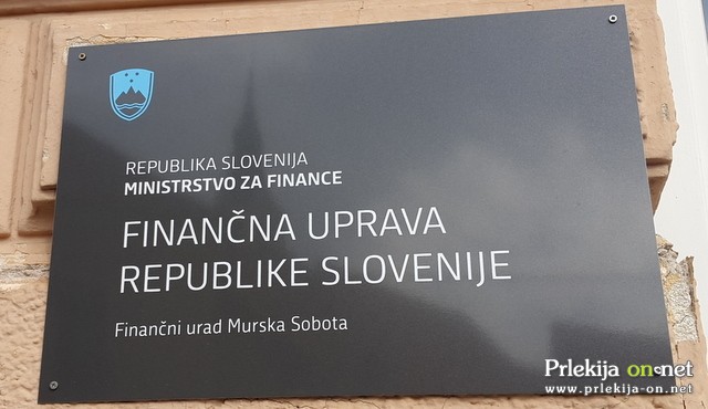 Davčna pisarna deluje v upravni zgradbi na Vrazovi ulici 1 Davčna pisarna deluje v upravni zgradbi na Vrazovi ulici 1