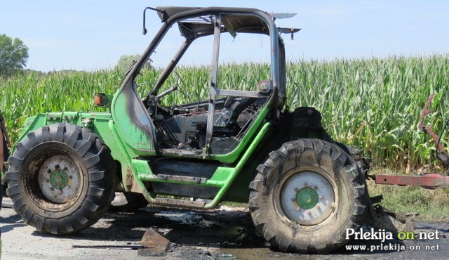 V Logarovcih je zagorel traktor V Logarovcih je zagorel traktor