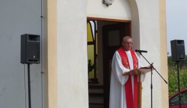 Sv. maša v obnovljeni vaški kapelici Sv. maša v obnovljeni vaški kapelici