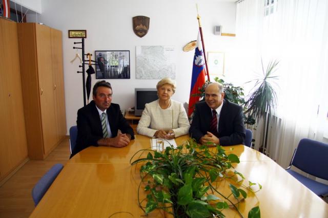 Branko Palatin, Bernarda Škrbič in Drago Ribaš so podpisali protokol o sodelovanju