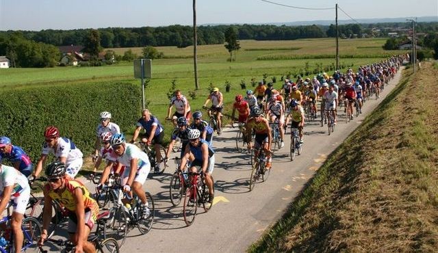 Rekreativni kolesarski maraton Tri srca