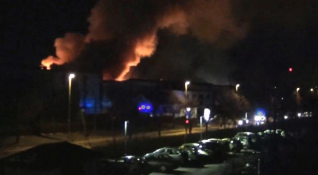 Gasilci so požar gasili več kot tri ure